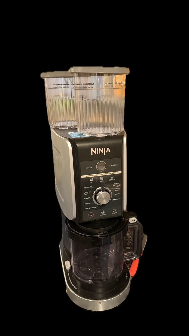 Elettrodomestici da cucina: Ninja CREAMi Deluxe Eis-und Eisgetränkmaschine – Usato da Gipf-Oberfrick venduto da Rogero_1965