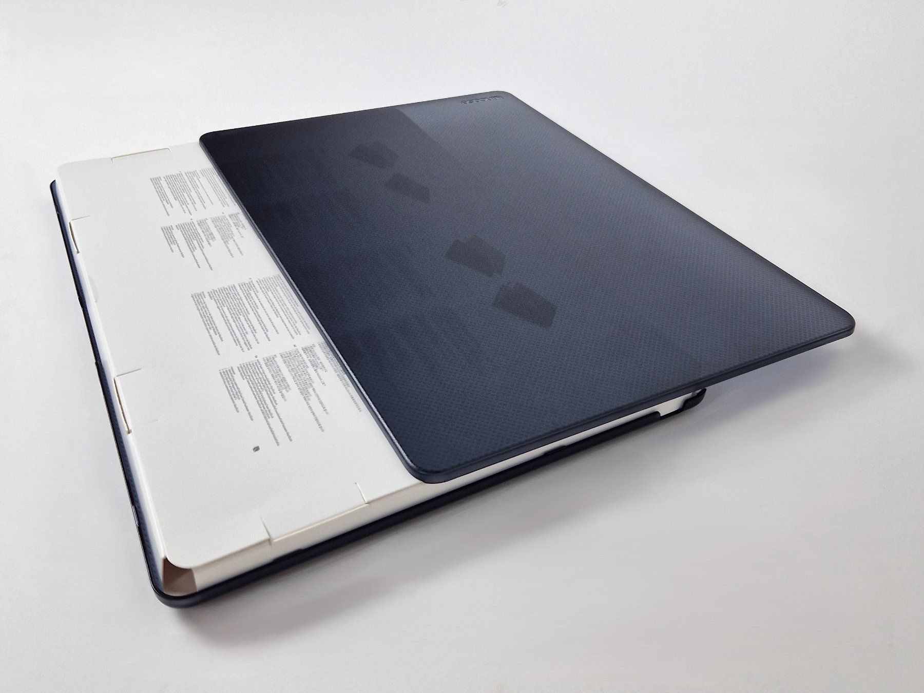 Apple Coques & Sacs: Hardshell cover for 15'' Macbook Air (M2 2023) – Neuf avec emballage d'origine à Basel par Restwert_Basel 3