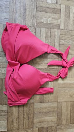 Bikini Top Manor woman 75D rot guter Zustand