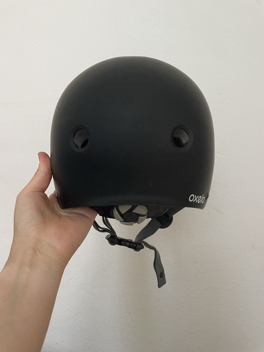 Helme: Schwarzer Velo Helm gut erhalten – Gebraucht aus Zürich von Carlajimena 3