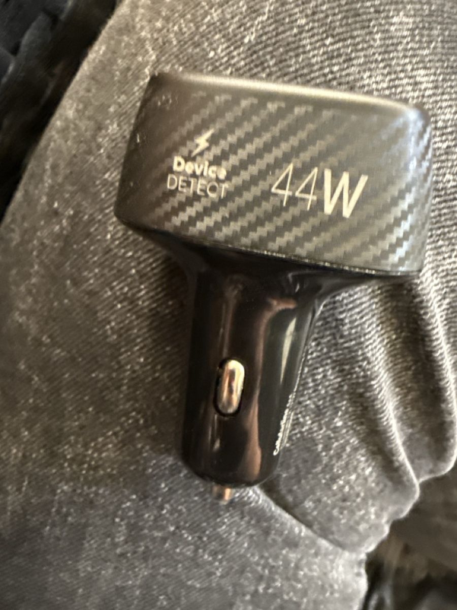Chargeurs de batterie: Cellularline Autoladegerät 44W – D'occasion à Zürich par Pingu333 1