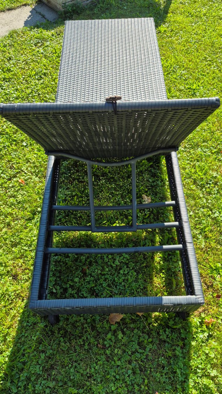 Sedie a sdraio: Rattan-Liegestuhl – Usato da Gränichen venduto da Sira020 2