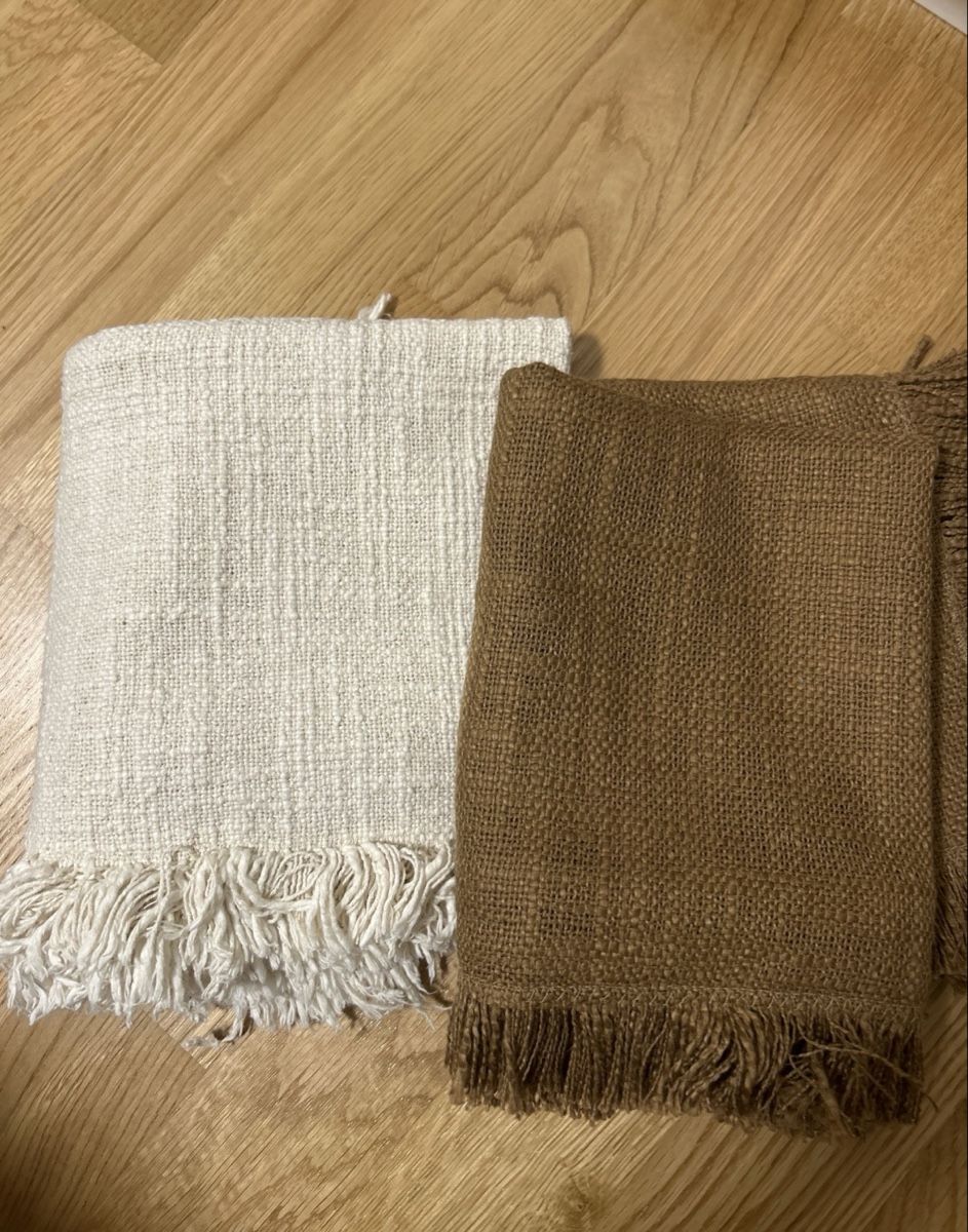 H&M Cuscini: KISSENHÜLLE AUS BAUMWOLLE 40X60 – Nuovo e nell'imballaggio originale da Horgen venduto da sneekness