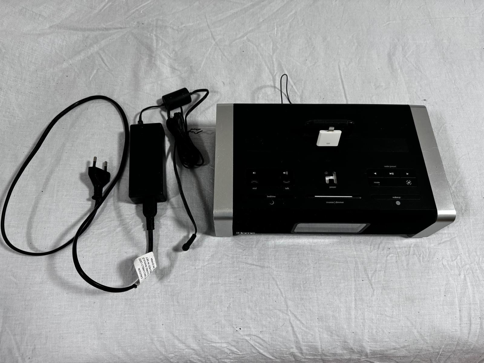 Réveils: iHome Radiowecker mit iPhone/iPad Dockingstation – D'occasion à Lachen SZ par martin_whelan