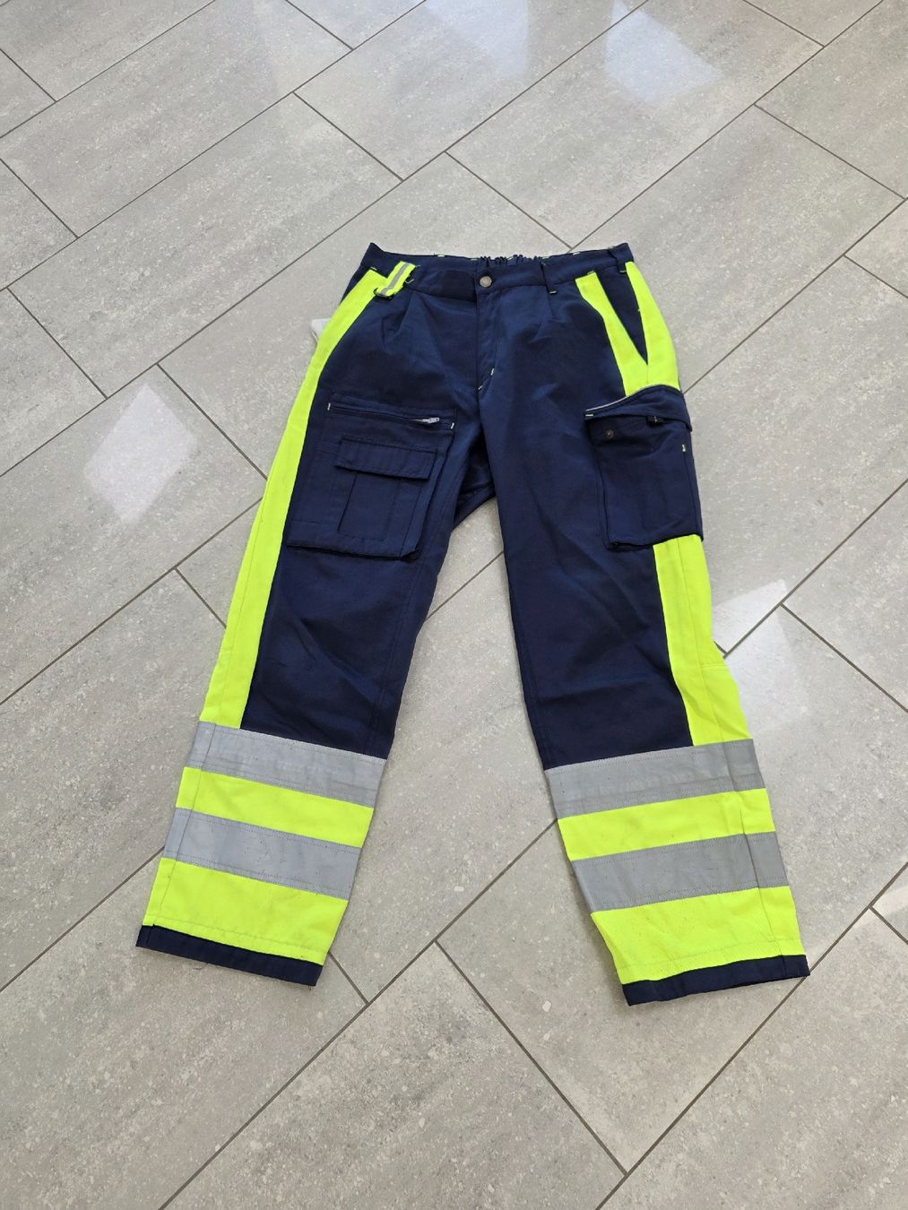Pantaloni: Arbeitshose Rescuewear – Usato da Hausen AG venduto da Monchhichi01
