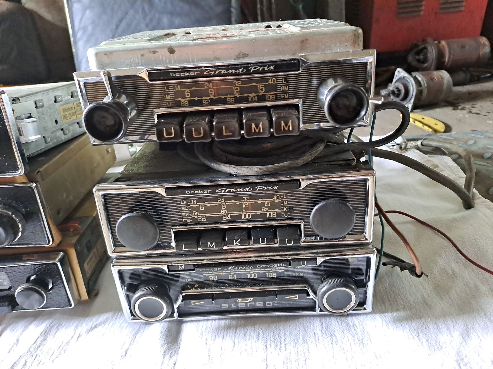 Tutti pezzi di ricambio auto: Autoradio Becker, Blaupunk, usw. – Difettoso da Heerbrugg venduto da Dcadillac 1