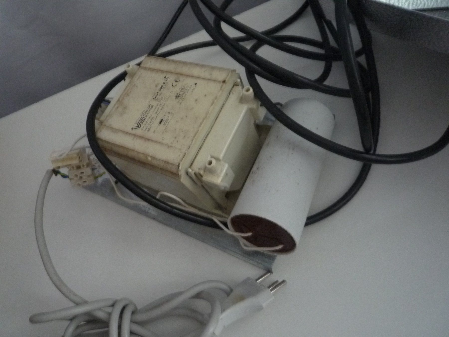 Lampade: Natriumhochdrucklampe * – Usato da Winterthur venduto da speedELEKTRONIK 2