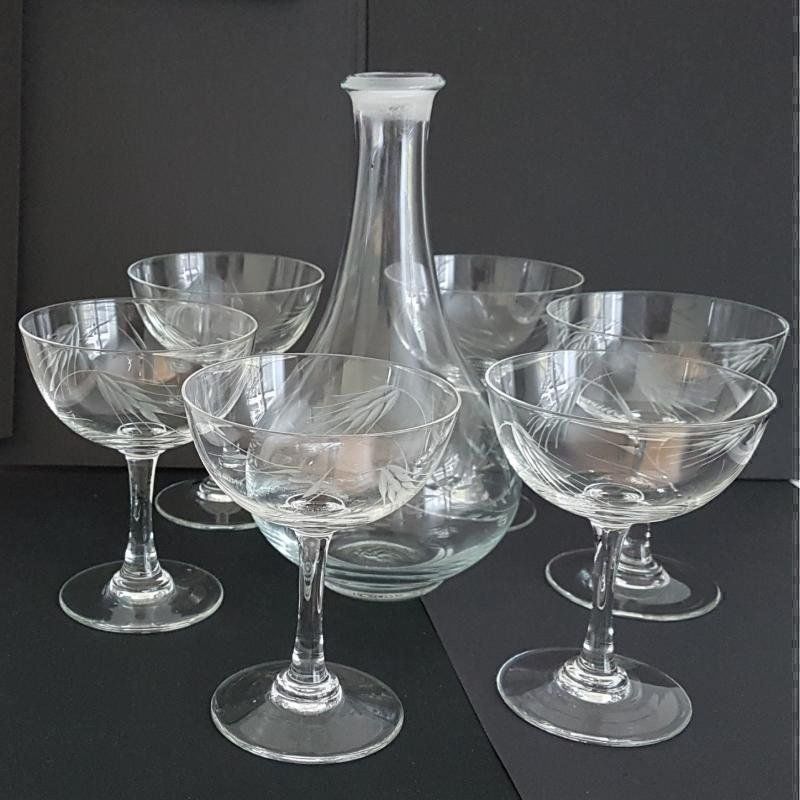Carafes: Antike Karaffe mit 6 Gläser mit Ätzdekor – D'occasion à Kaltbrunn par Condor2 1