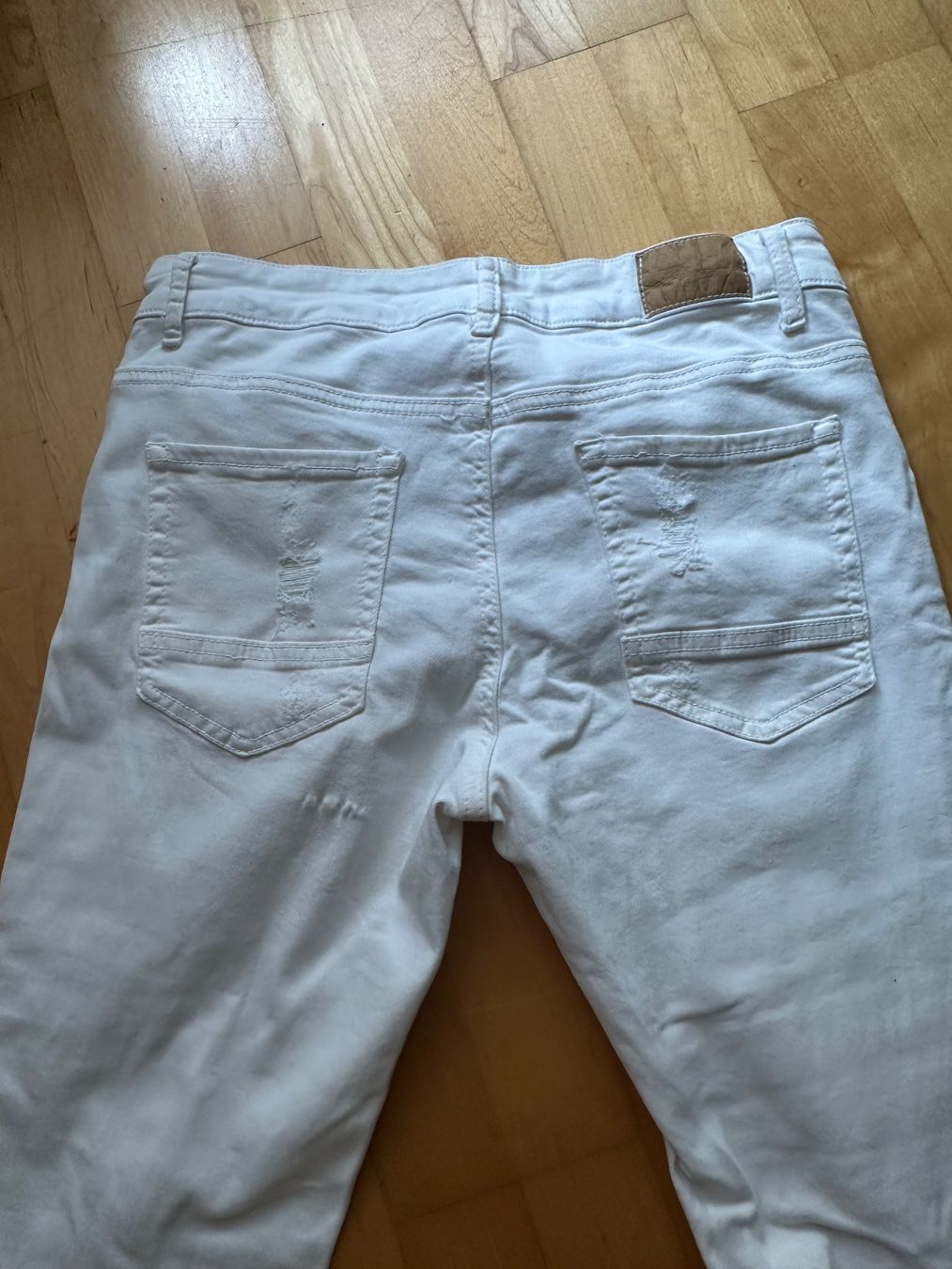 Jeans: Weisse Jeans im destroyed Look! Gr. 38 – Nuovo (secondo la descrizione) da Altendorf venduto da Eastwick4 4