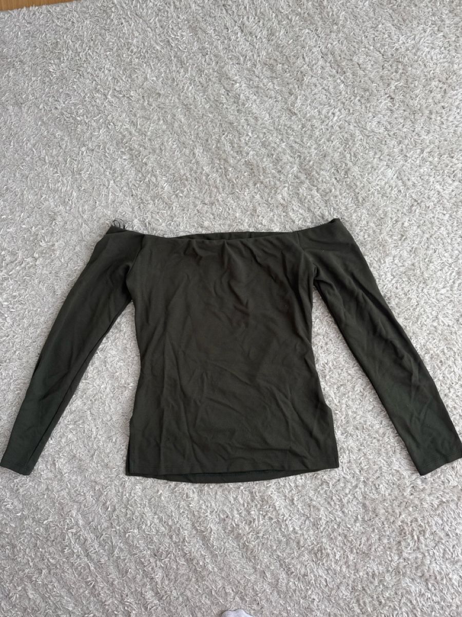 Stradivarius Top: Stradivarius Top, Gr. M, Khaki, schulterfrei – Nuovo (secondo la descrizione) da Gächlingen venduto da anjuli_123 1