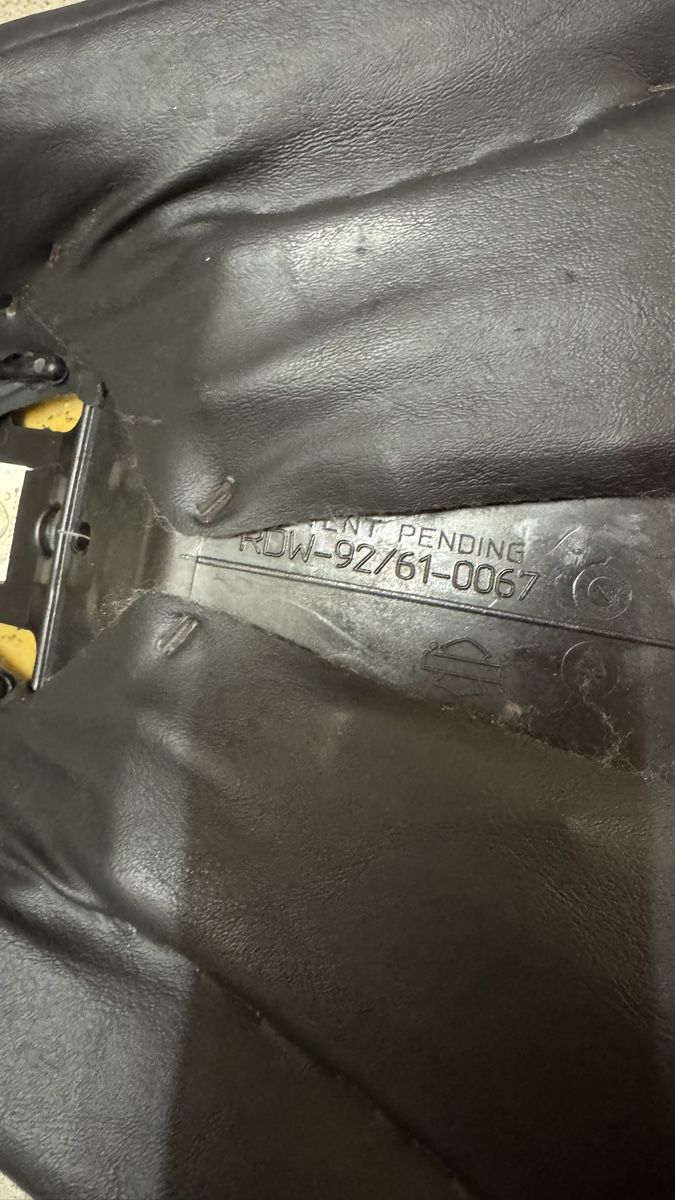 Harley-Davidson Toutes les pièces détachées moto: Harley-Davidson Originalsitz OEM – D'occasion à Steinhausen par highlifeparanoid 3