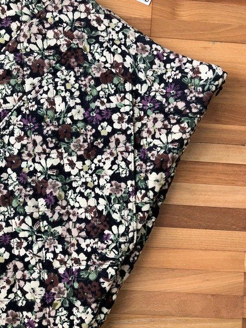Mango Pantaloni: MANGO Weste & Shorts Set, Blumenmuster, neu – Nuovo e nell'imballaggio originale da Uznach venduto da Atrani 5
