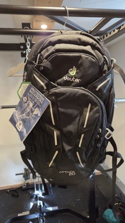 Deuter Attack 20 Protector Backpack black new
