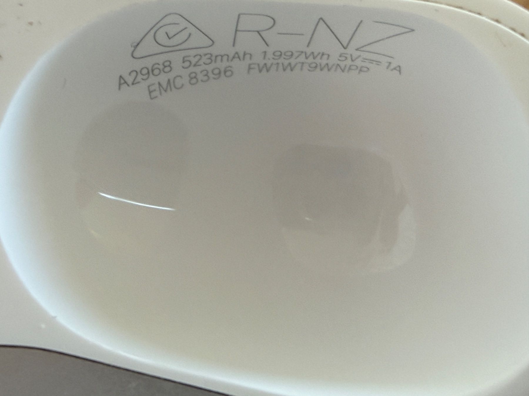 Apple Cuffie: APPLE AirPods Pro 2 (USB-C) – Usato da Lausanne venduto da Nine1982 2