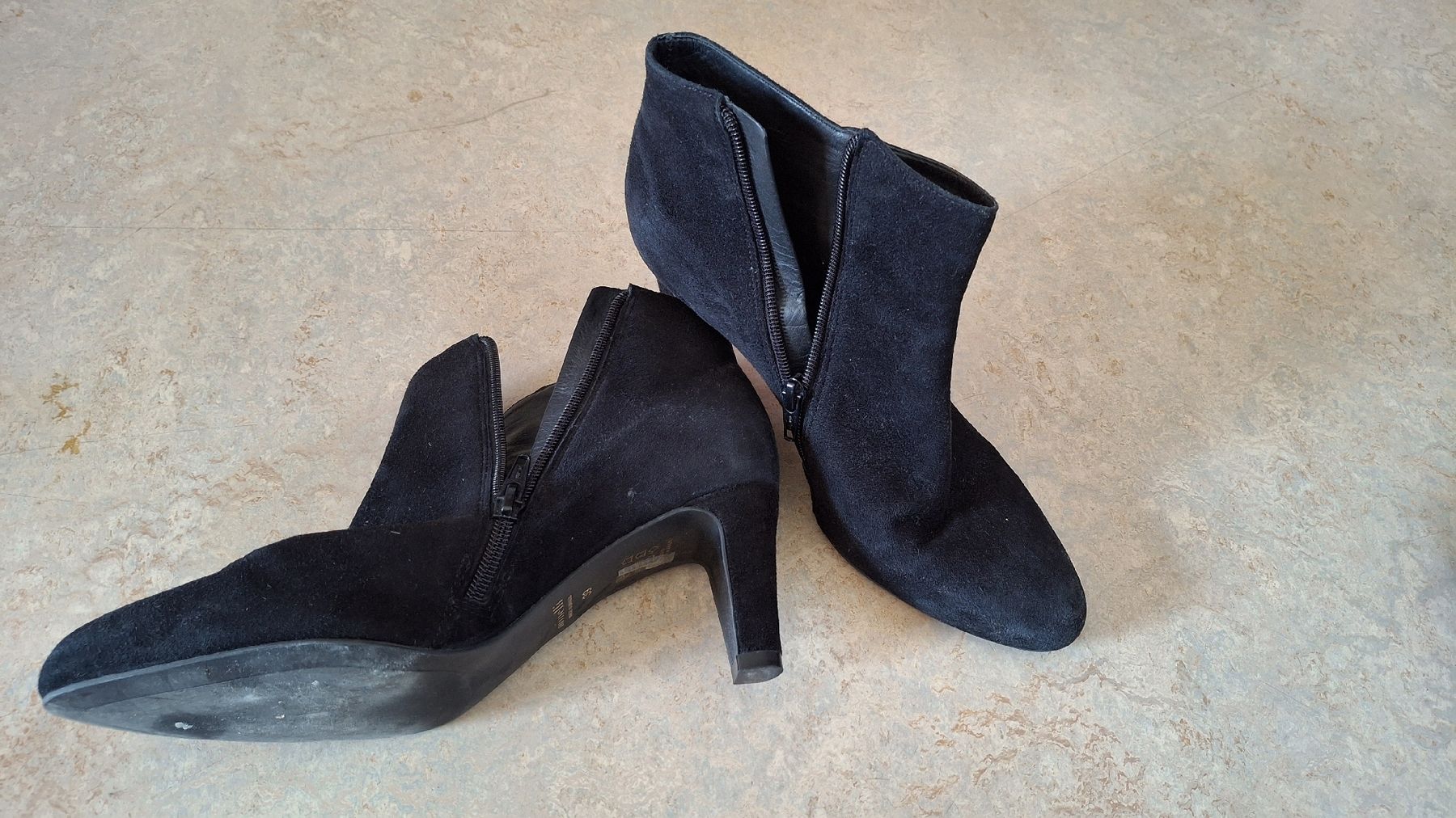 Damenschuhe: Schwarze Stiefeletten Minelli Gr. 39 – Gebraucht aus Brienz BE von mondchatz1 1