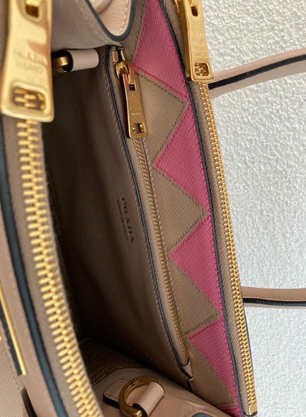Prada Borse da donna: TOP PRADA PARADIGME LEATHER BAG – Nuovo (secondo la descrizione) da Zollikon venduto da ces-chic 7