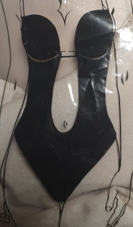 Body dos ouvert et décolleté plongeant