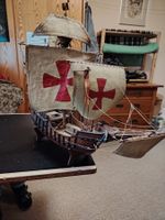 : Exklusives Holzmodell "Santa Maria" – Flaggschiff