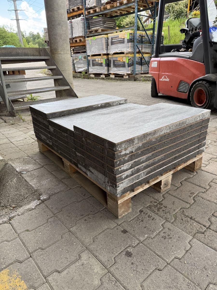 Rivestimenti per pavimenti: Keramik / Betonplatte  – Usato da Neftenbach venduto da silverdust 1