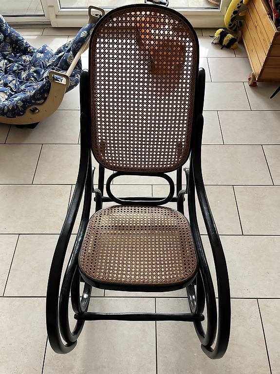 Chaises: Chaise a bascule – D'occasion à Chardonne par van_l9vg