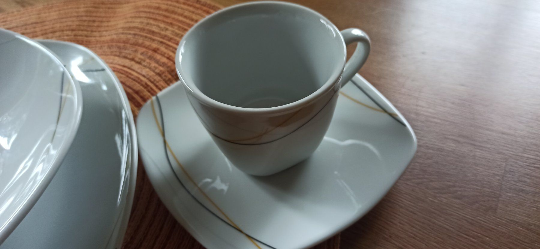 Set di piatti: Geschirrset – Usato da Luzern venduto da Hherger 1
