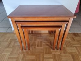 Tables gigognes en cerisier avec filet incrusté érable/aulne