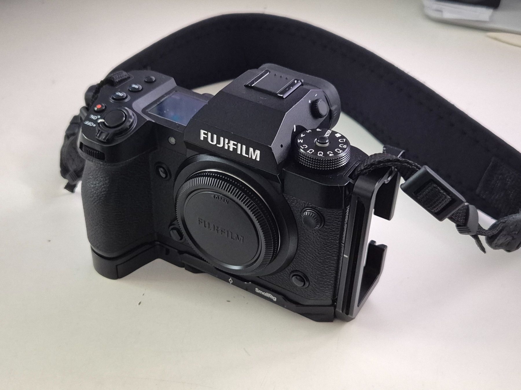 Fujifilm Appareil photo: Fujifilm X-H2 und Handgriff – D'occasion à Uster par pukehiki