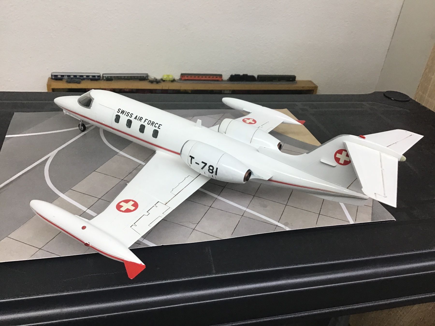 Schweizer Armee Kit di modellismo & Modellini statici: Swiss Air Force Learjet T-781, Modellflugzeug, 1:48 – Nuovo (secondo la descrizione) da Männedorf venduto da Spezial-Modelle 2