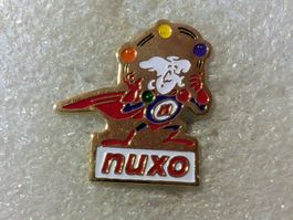 Ansteckpin 172: nuxo