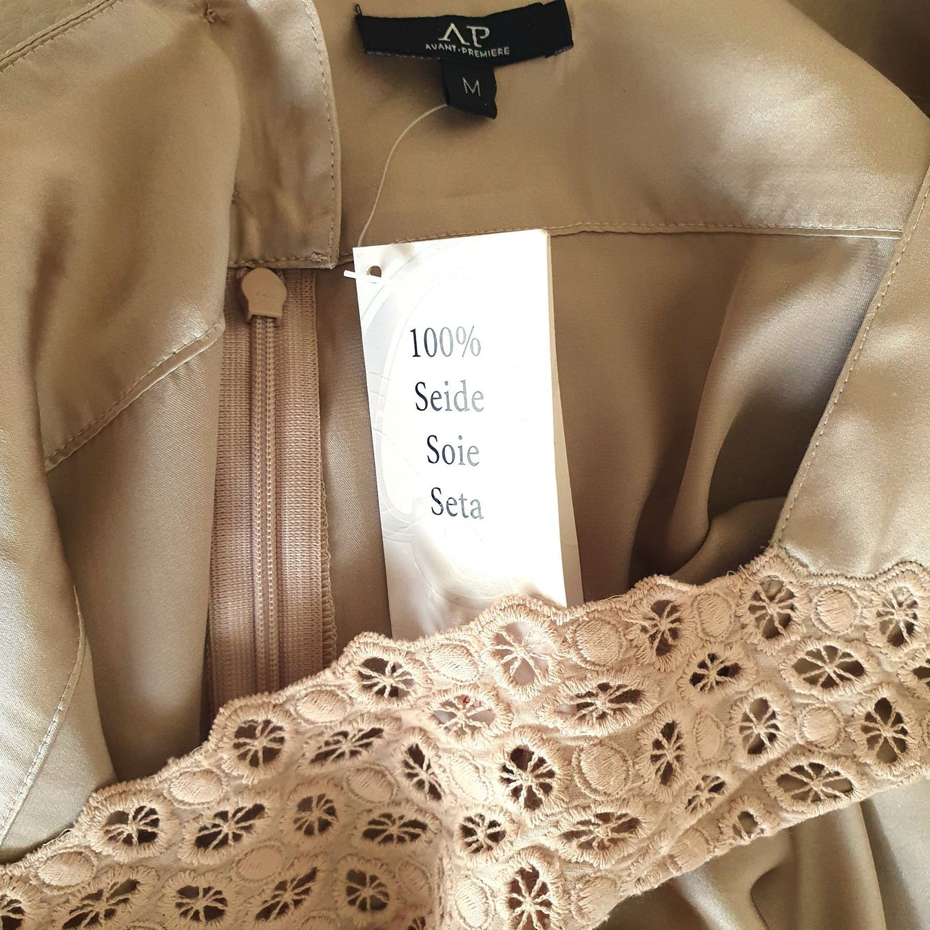 Robes: Robe en soie brodée beige – Neuve – Taille M – Neuf avec emballage d'origine à boudry par Let_20 6