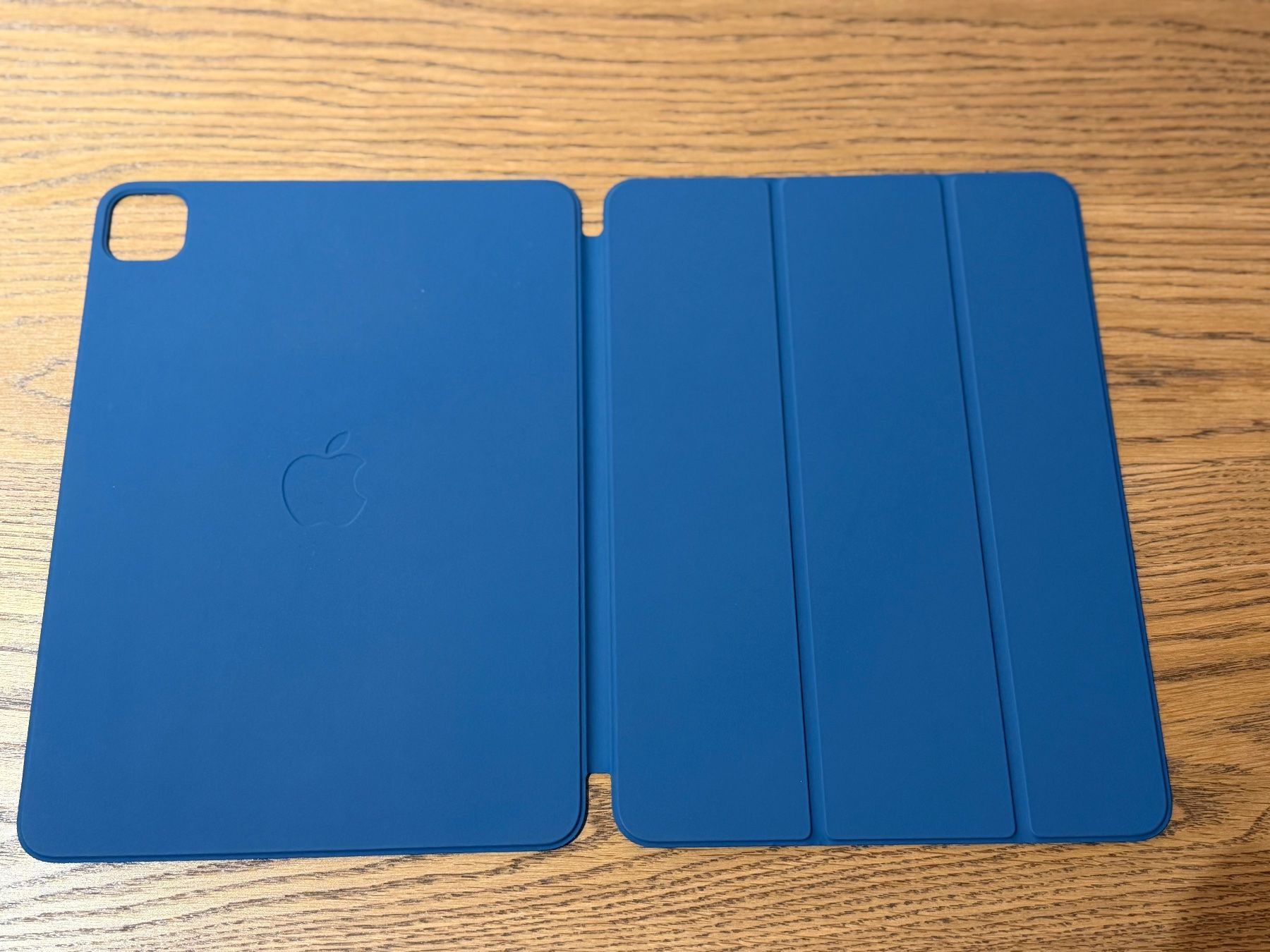 Apple Covers & Borse: 2 Cover Apple Smart Folio per iPad Pro 11" – Usato da Camorino venduto da MaSi1 1