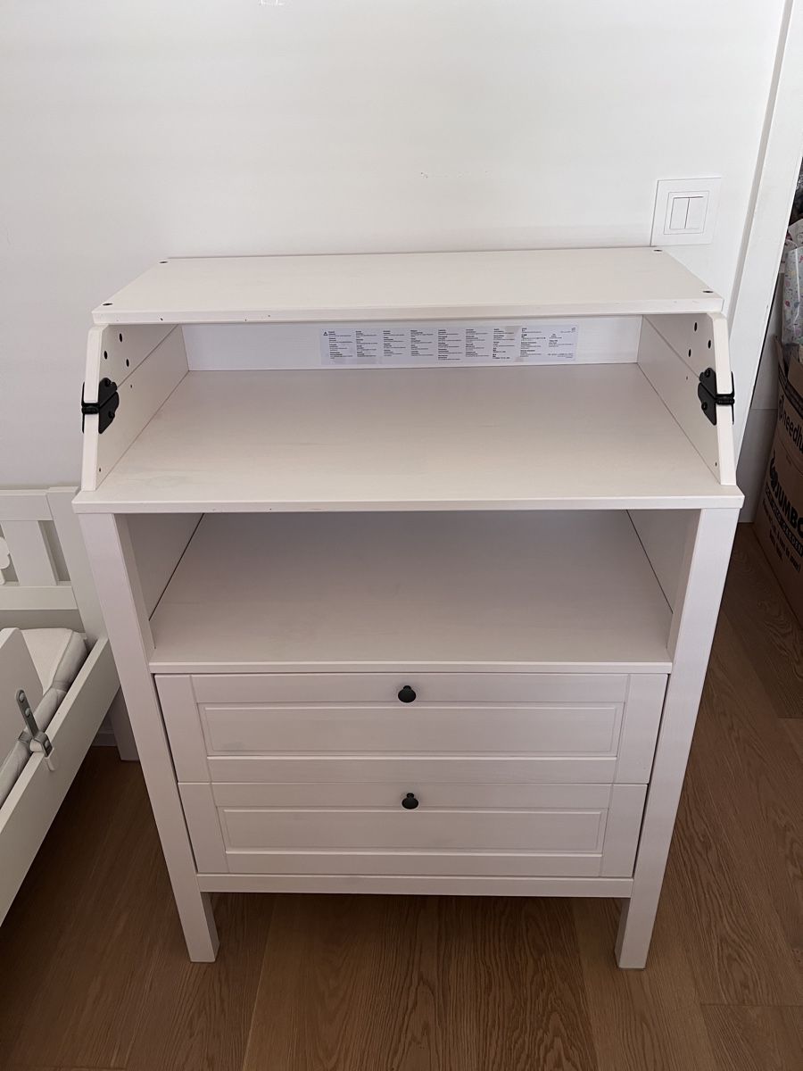 Ikea Tables à langer & accessoires: IKEA SUNDVIK Wickeltisch / Kommode – D'occasion à Zürich par ekm_ft9t