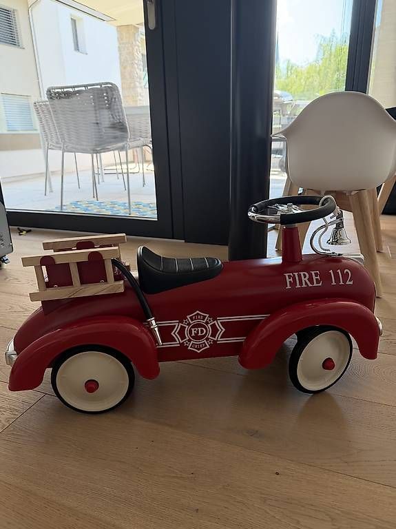 Véhicules pour enfants: Feuerwehr Auto Kinder – D'occasion à Ennetbürgen par Jvek