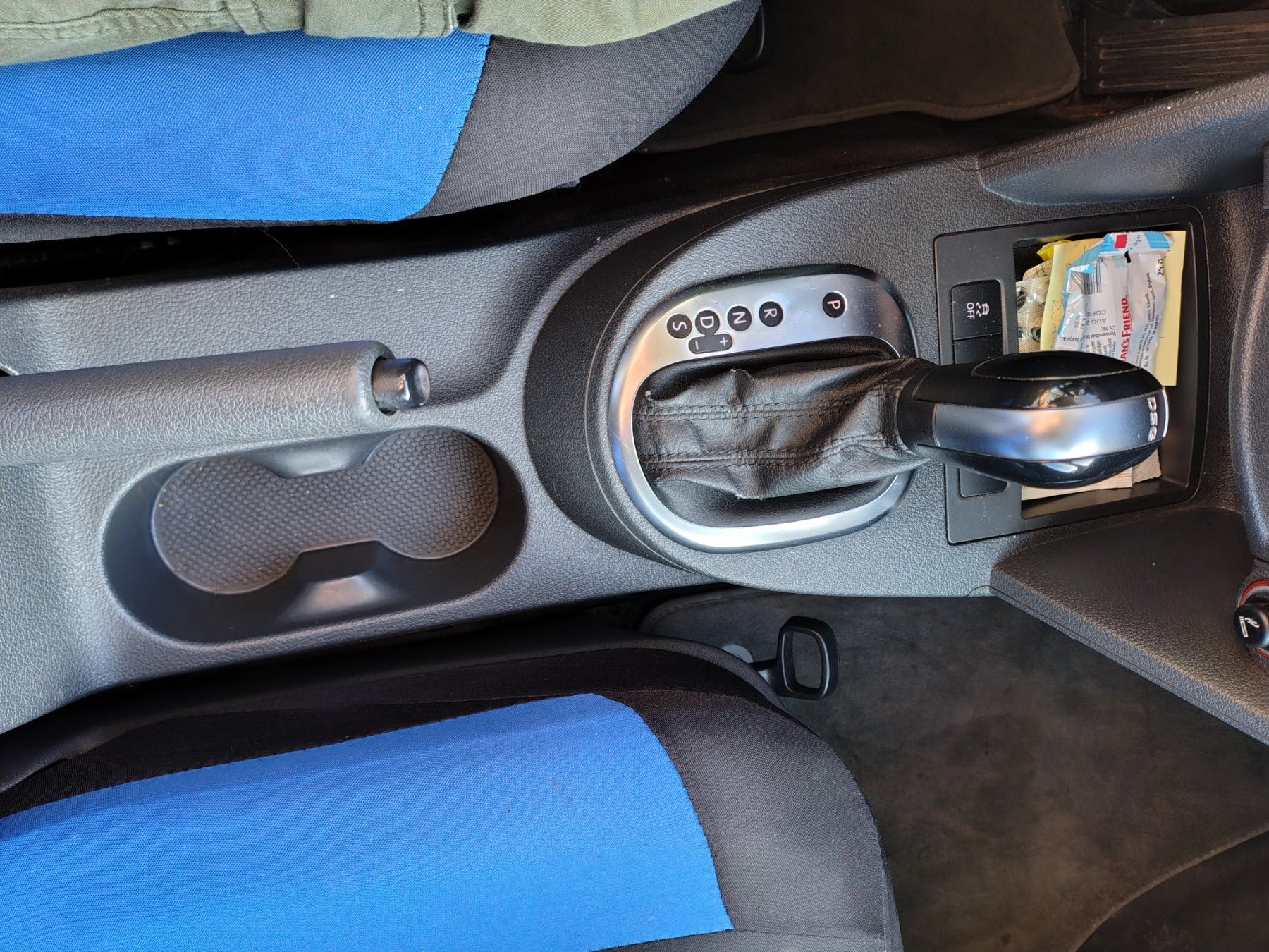 VW Véhicules utilitaires: VW Caddy DSG TDI – D'occasion à Waldenburg par Moodoo 8