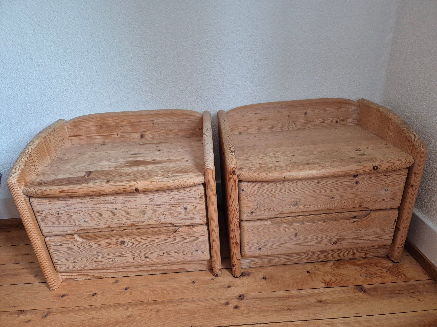 Comodini: 2 Nachttische aus Holz – Usato da Winterthur venduto da Aftang