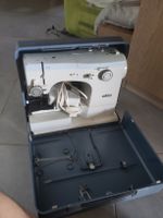 Machine à coudre Elna 220, fonctionnelle, avec boîtier