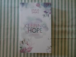 Anna Savas - Keeping Hope - Roman - B693