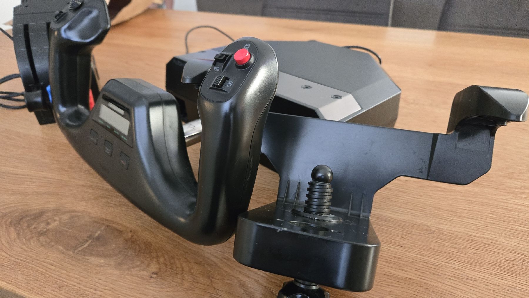 Logitech Controller: Logitech G Saitek Pro Flight Yoke System – Gebraucht aus Hausen am Albis von Nussbi31 3