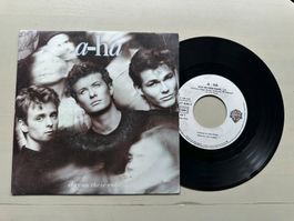 AHA A-HA tolle Single Stay on these roads 80's Kult diff F