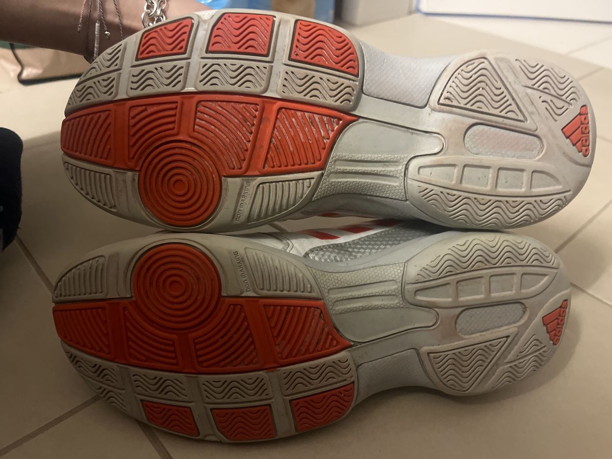 Adidas Scarpe da uomo: Adidas Hallenschuhe, Grösse 41 1/3 – Usato da Zürich venduto da Zhau.53 3