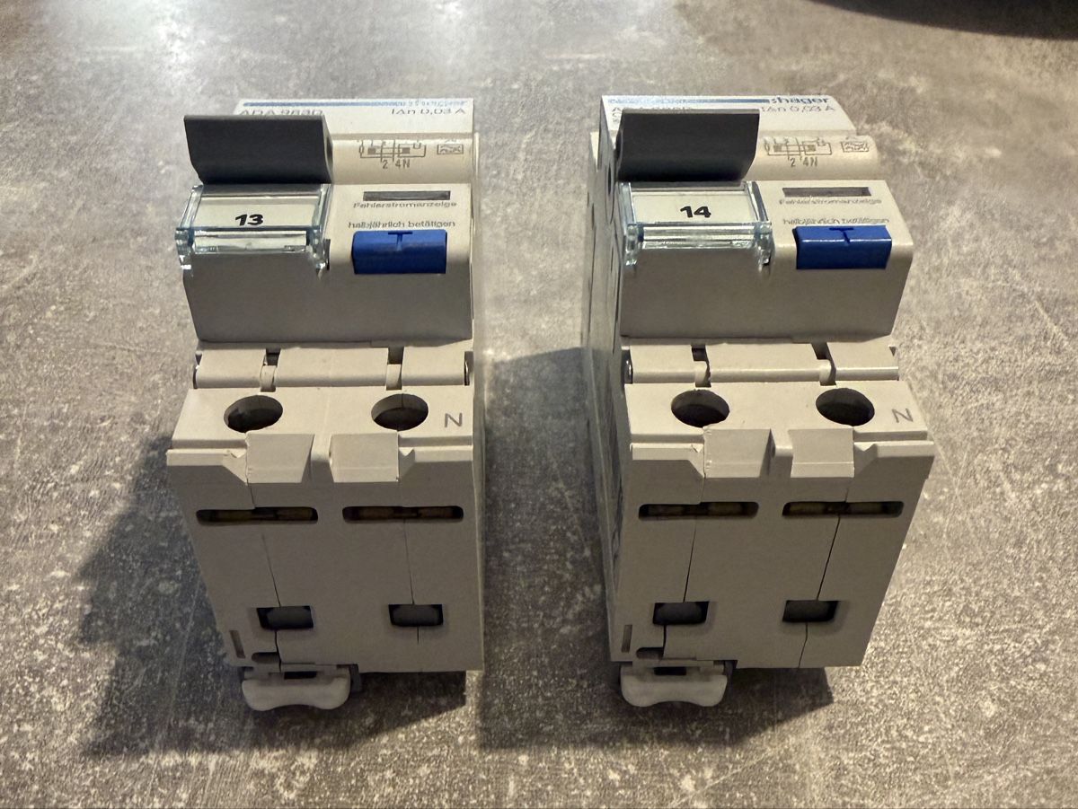 Hager Componenti elettronici: Hager FI-LS Schalter ADA963D C13 2 stk – Usato da Urtenen-Schönbühl venduto da lea_8tqp 1