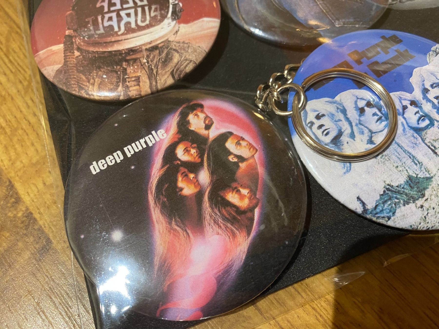 Placchette & Badge: Deep Purple Ansteck Badges & Flaschenoeffner – Nuovo (secondo la descrizione) da Basel venduto da FatCatPacksTheRatt 3