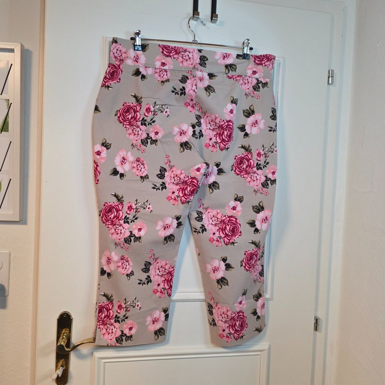 Pantaloni: Queenspark Sommerhose Blumen 50/52 Viskose – Usato da Wald ZH venduto da CapLux 3