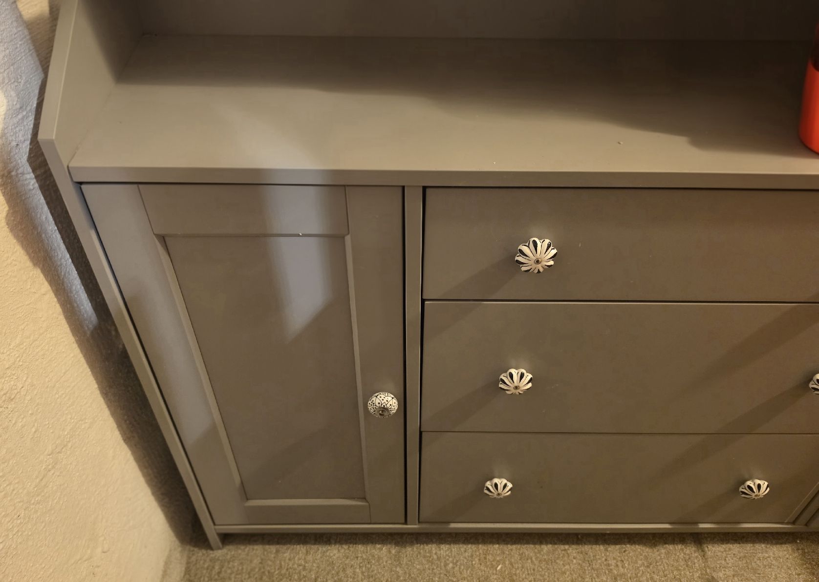 Ikea Kommoden: Ikea HAUGA Sideboard, grau, 140x84cm – Gebraucht aus Horgen von Cayan51 2