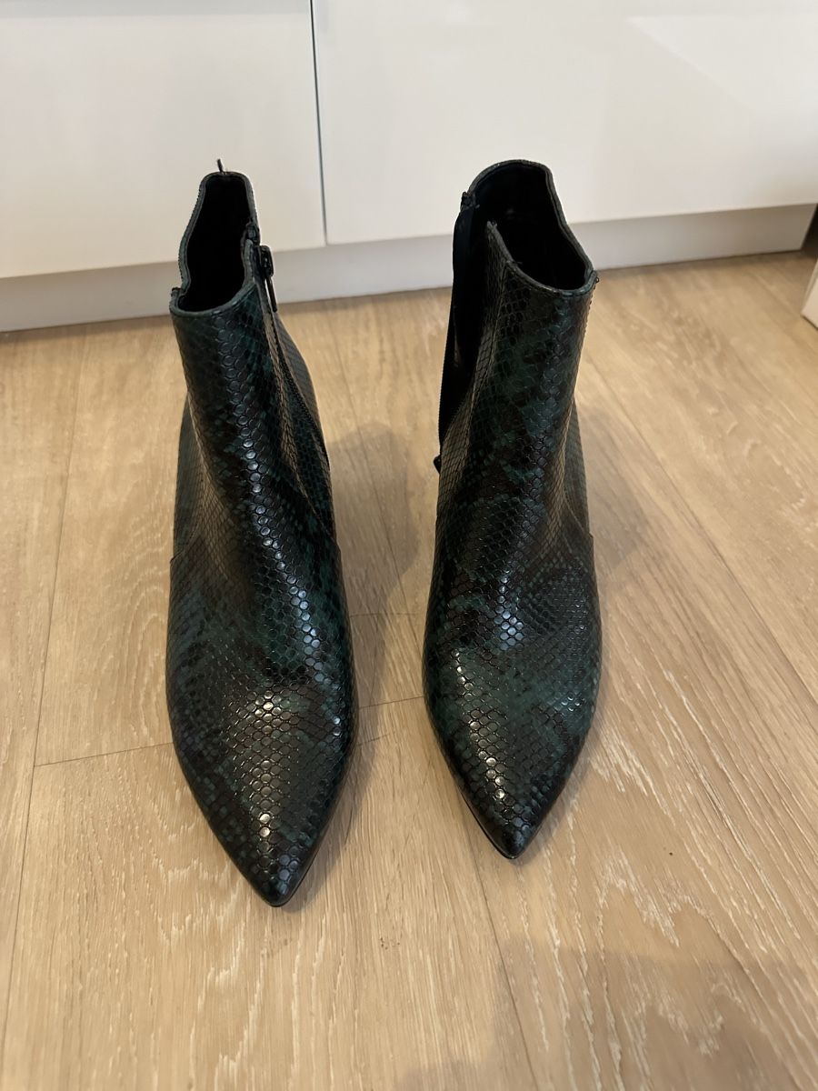 Scarpe da donna: Damen Stiefel Grösse 40 – Nuovo (secondo la descrizione) da Basel venduto da Ivana_4 3