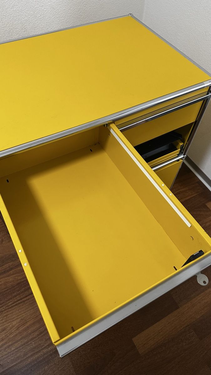 Conteneurs de construction: USM  Korpus  – D'occasion à Lostorf par Rebuli 8