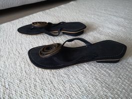Schicke Designer Zehen Pantolette Gr. 39/40