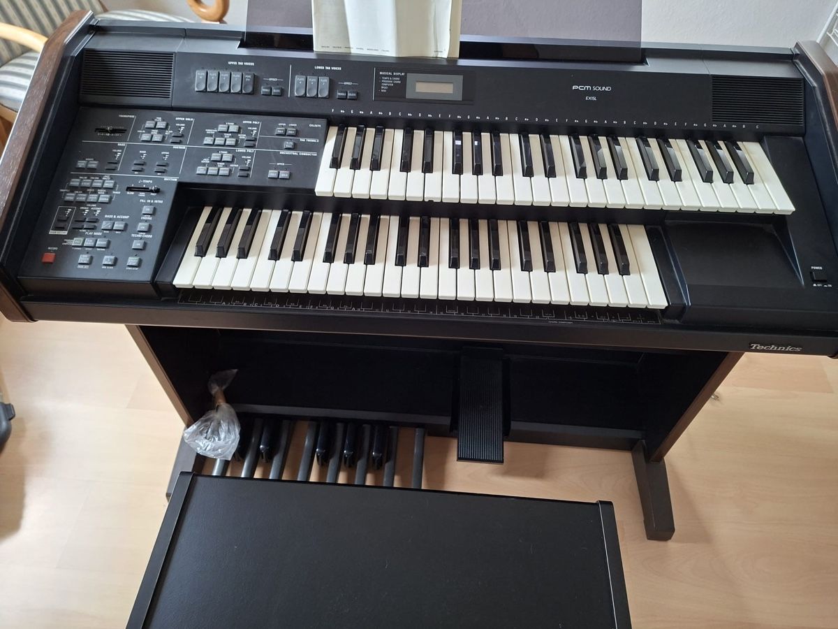Technics Musikinstrumente: Technics Orgel PCM Sound EX15L – Gebraucht aus Amsoldingen von Sauberf1