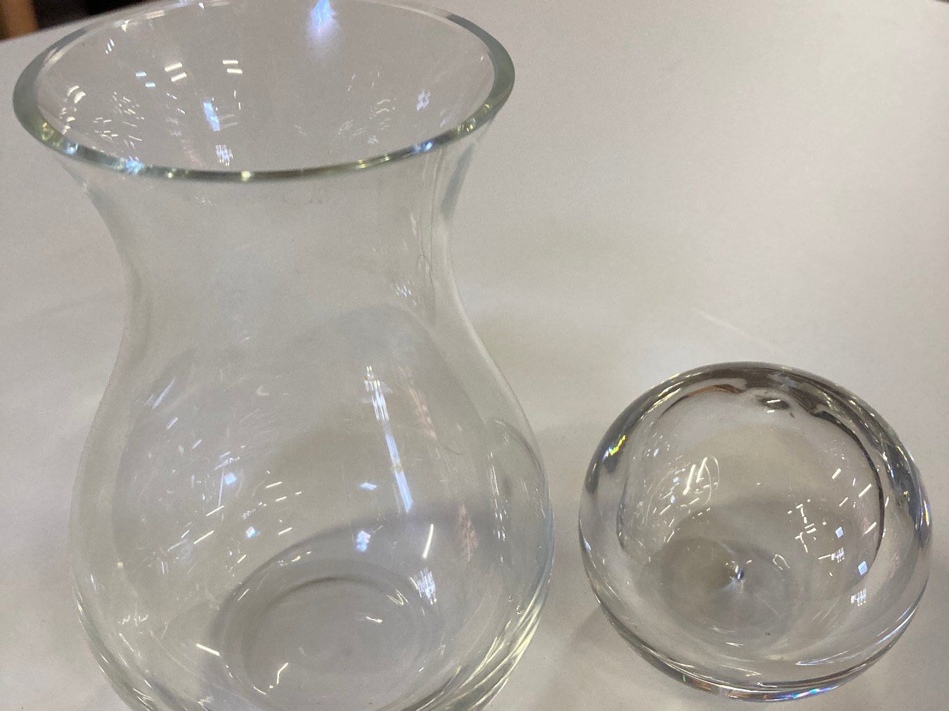 Caraffe: Schöne Glasvase Karaffe mit Kugel Deckel - Zeitlos! – Usato da Zürich venduto da SilvanKa 1