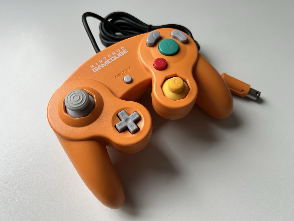 Nintendo Console: AKTIONSPREIS! Nintendo Gamecube Original Orange Controller – Usato da Belp venduto da center-discount